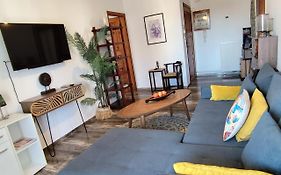 Lauren'S Charm Town Apartment